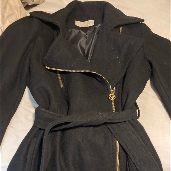 $100 - Picture 2 of 6